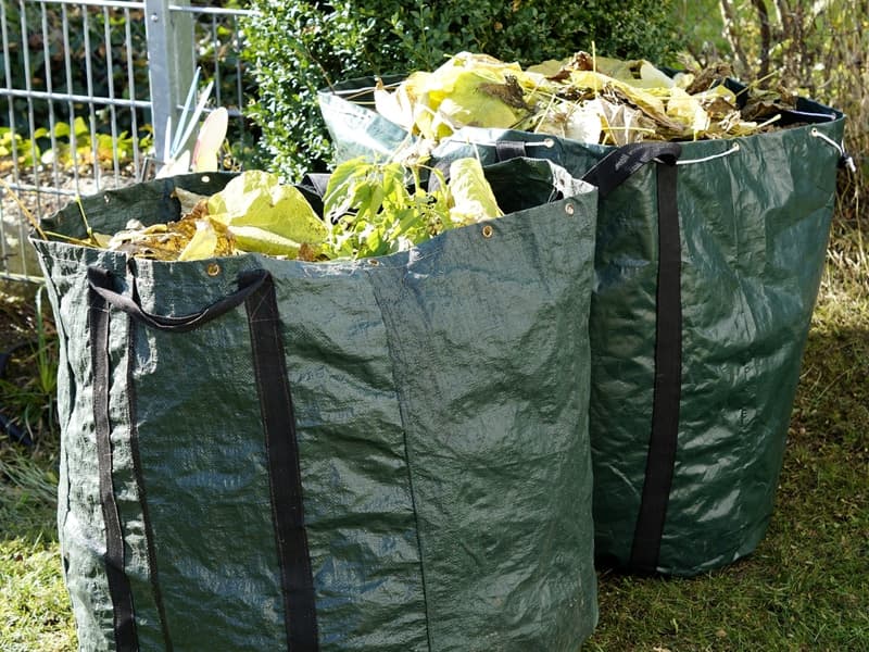 Beseitigung von Grünabfällen – professionelle Entsorgung von Schnittgut und Gartenabfällen